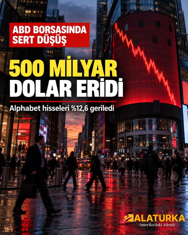 New York'taki yoğun caddede ıslak zeminde yürüyen insanların arkasında, kırmızı düşüş grafiği gösteren dev bir borsa ekranı yer alıyor (temsilî görsel)