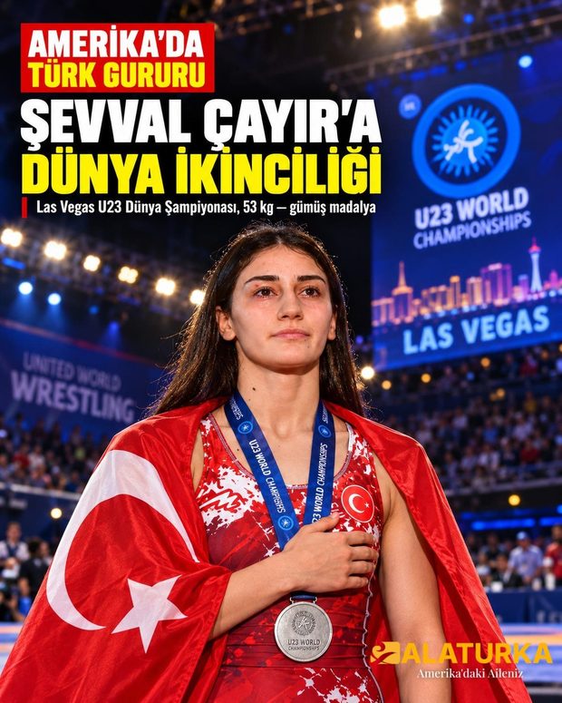 Şevval Çayır Las Vegas'ta Türk bayrağıyla gümüş madalya töreninde