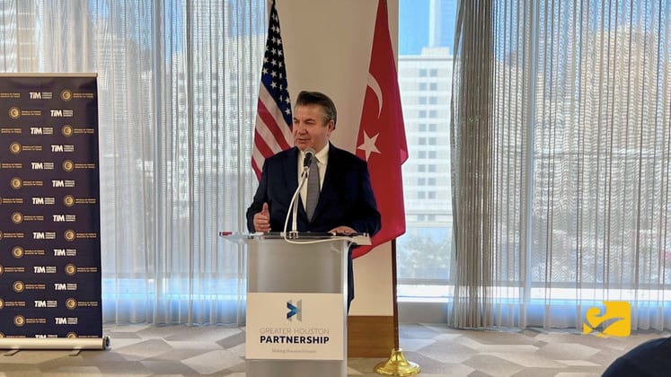 Houston'da d&uuml;zenlenen T&uuml;rkiye-Houston İhracat&ccedil;ılar Forumu, T&uuml;rk ve Amerikalı iş insanlarını bir araya getirerek yeni ticaret ve yatırım fırsatlarını değerlendirdi.
