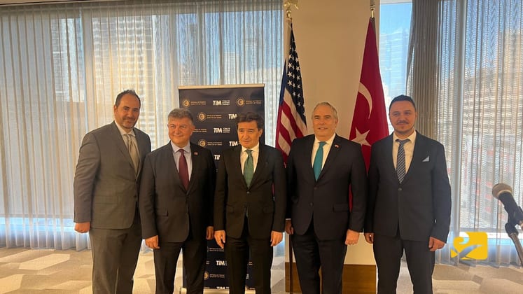 Houston'da d&uuml;zenlenen T&uuml;rkiye-Houston İhracat&ccedil;ılar Forumu, T&uuml;rk ve Amerikalı iş insanlarını bir araya getirerek yeni ticaret ve yatırım fırsatlarını değerlendirdi.