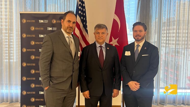 Houston'da d&uuml;zenlenen T&uuml;rkiye-Houston İhracat&ccedil;ılar Forumu, T&uuml;rk ve Amerikalı iş insanlarını bir araya getirerek yeni ticaret ve yatırım fırsatlarını değerlendirdi.