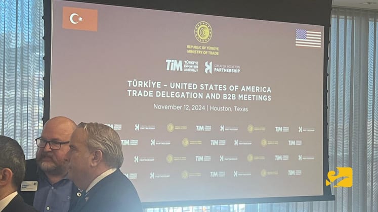 Houston'da d&uuml;zenlenen T&uuml;rkiye-Houston İhracat&ccedil;ılar Forumu, T&uuml;rk ve Amerikalı iş insanlarını bir araya getirerek yeni ticaret ve yatırım fırsatlarını değerlendirdi.