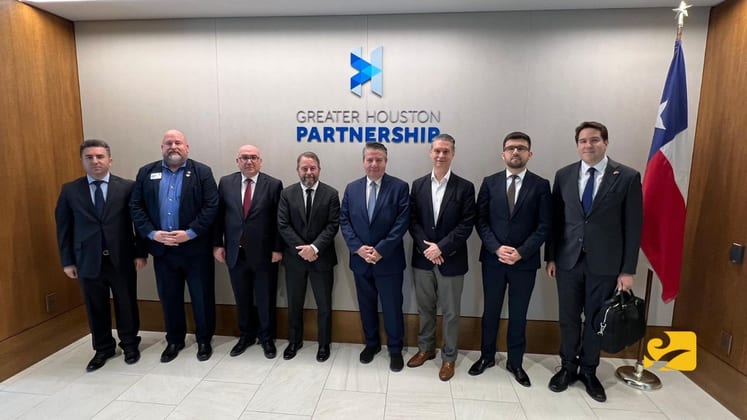 Houston'da d&uuml;zenlenen T&uuml;rkiye-Houston İhracat&ccedil;ılar Forumu, T&uuml;rk ve Amerikalı iş insanlarını bir araya getirerek yeni ticaret ve yatırım fırsatlarını değerlendirdi.